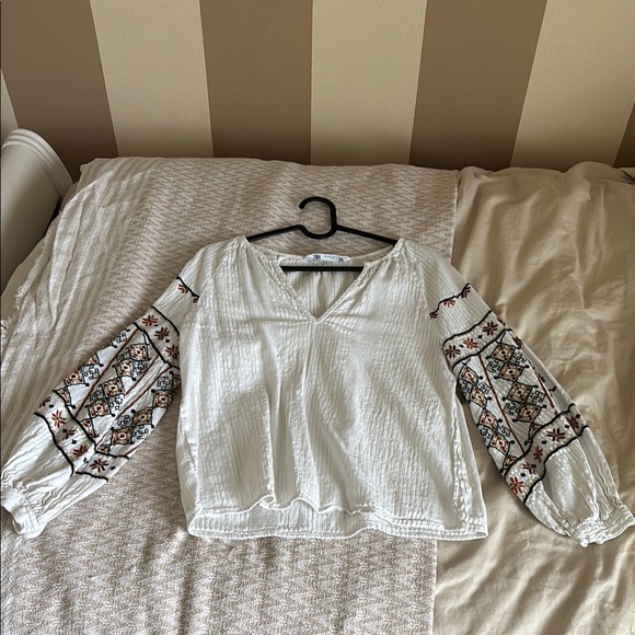 Embroidered White Blouse - Picture 1 of 3